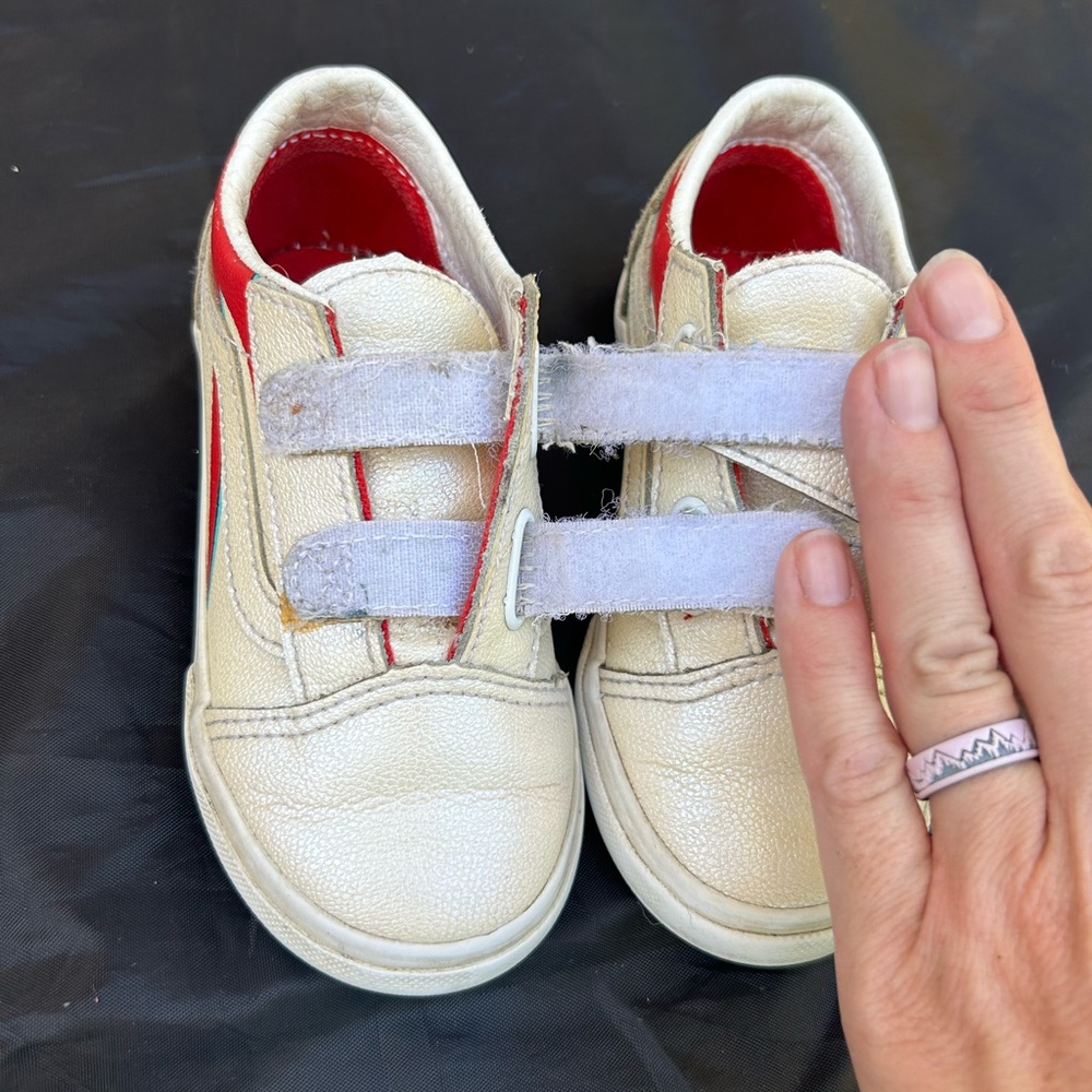 Vans Kids Sneakers in Cream and Red - Picture 5 of 9